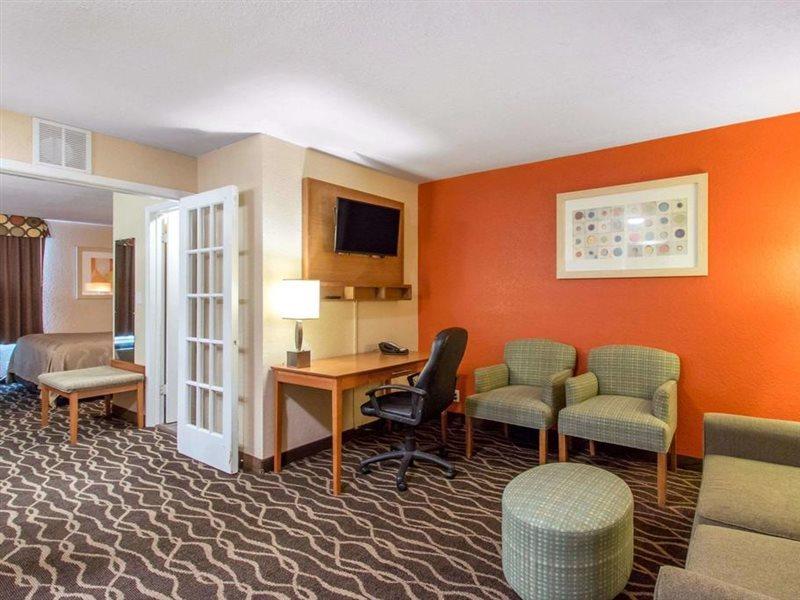 Quality Inn & Suites I-35 Near Frost Bank Center San Antonio Zewnętrze zdjęcie